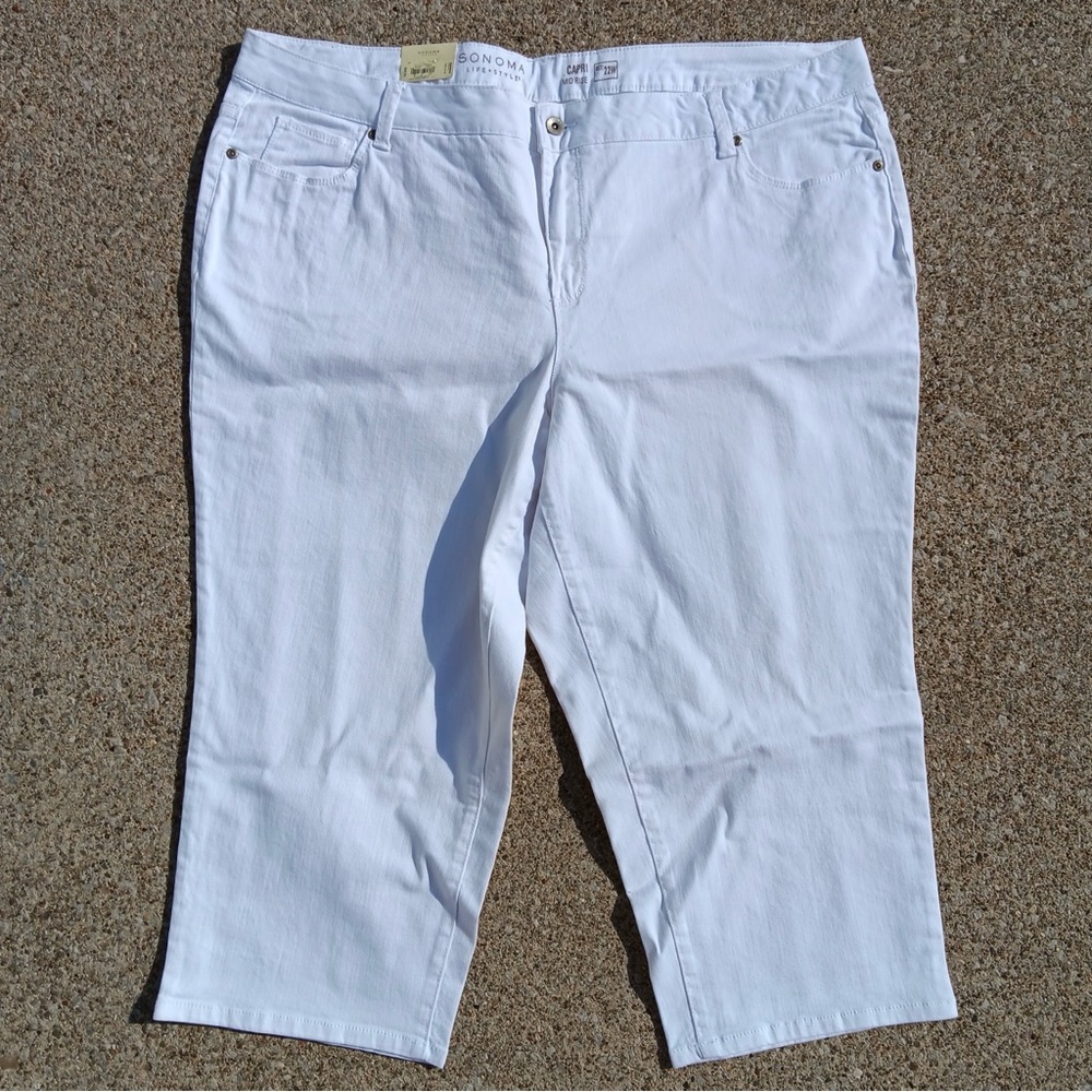 Sonoma Capris Size 22W in White